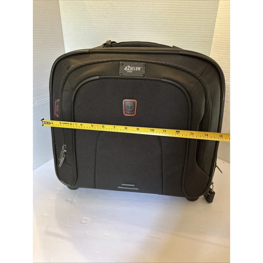 Tumi T-Tech Presidio Macarthur Wheeled Compact Laptop Briefcase‎ Style 67102D